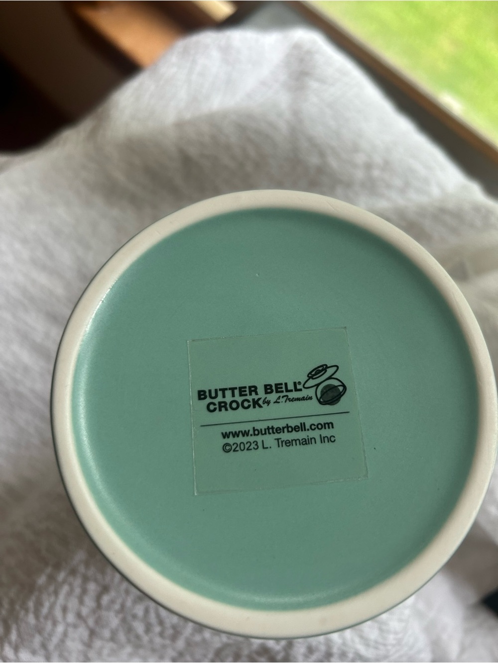 Matte Sage Ceramic Butter Crock - Elegant Kitchen Storage - Picture 5 of 8